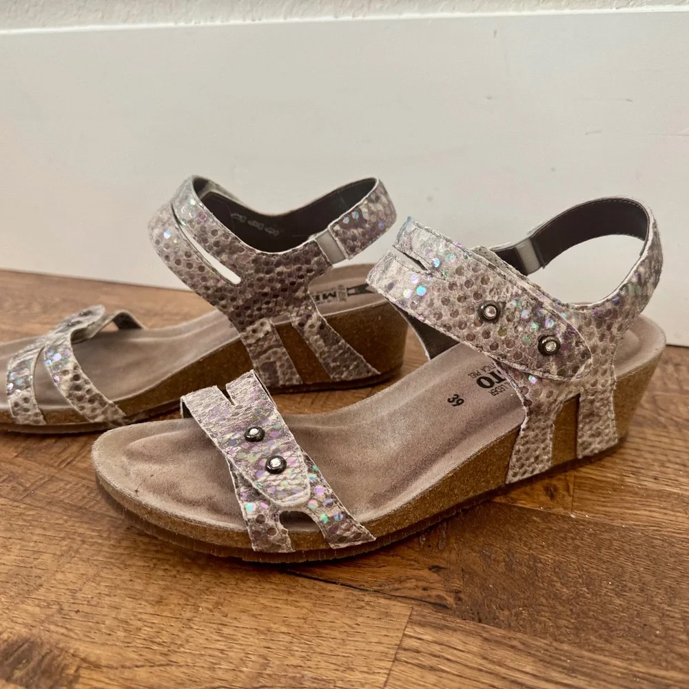 Mephisto Minoa Iridescent Snake Leather Wedge Sandal Women's Size 39‎ 9